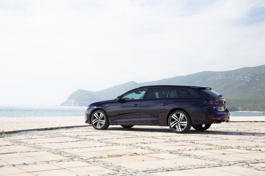  Peugeot 508 SW GT 2018 года  (WW) (фото 26 из 42)